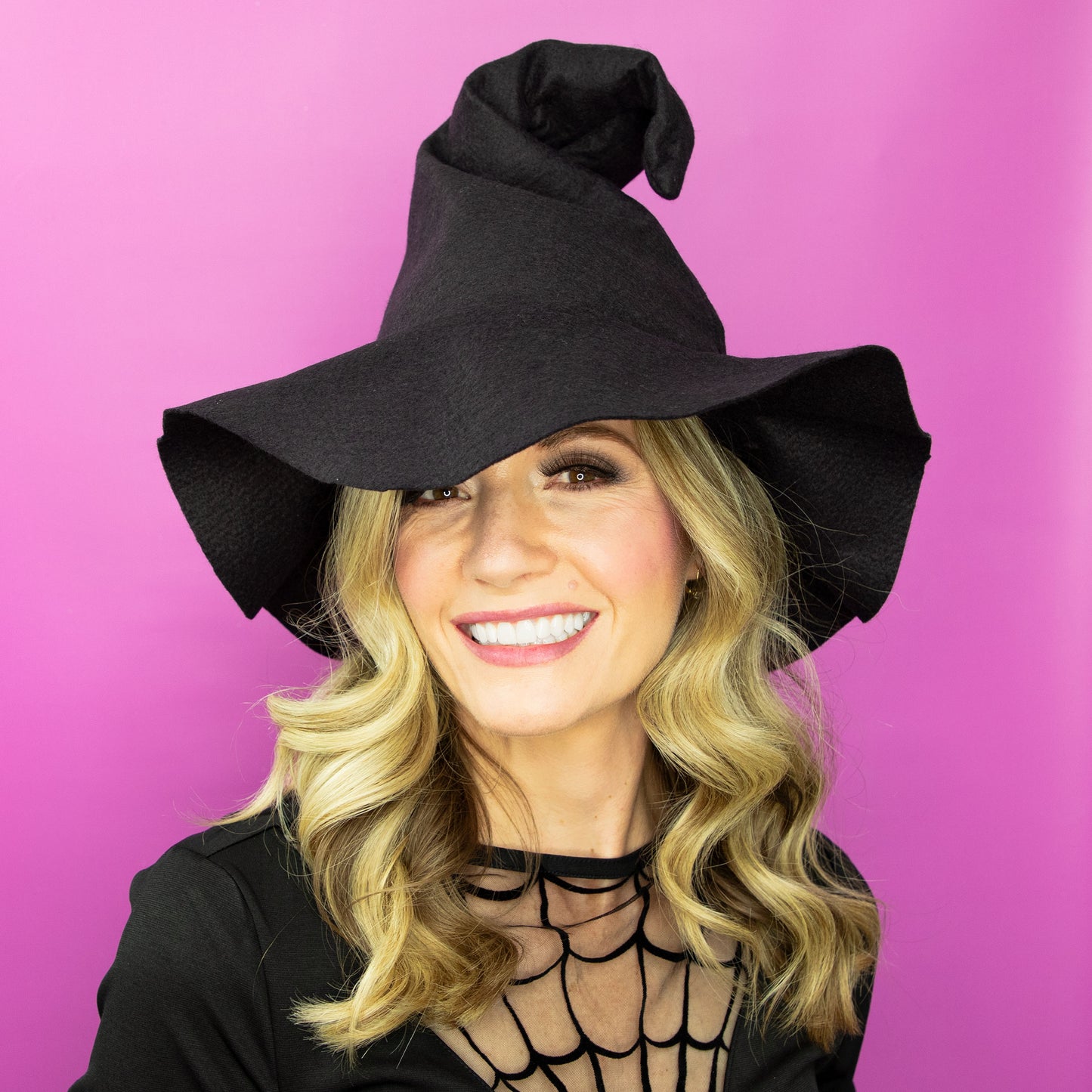 Hedge Witch Hat- Pattern and Instructions